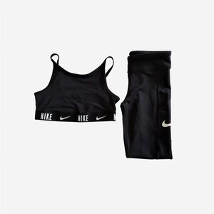Nike Black Crop Sports Bra and Black Leggings